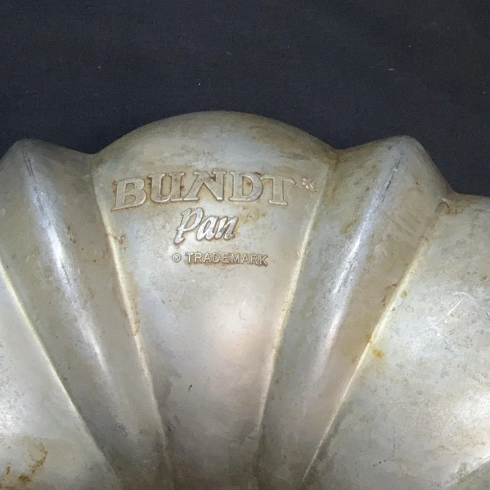 Vintage Northland Aluminum Bundt Cake Pan 10in Brown Nonstick Baking Ring USA
